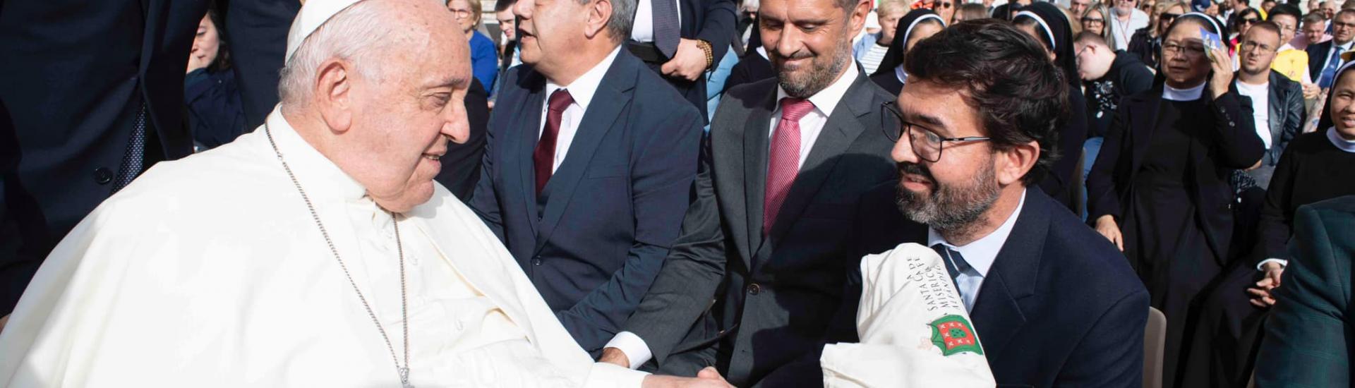 DELEGAÇÃO DE ALFÂNDEGA DA FÉ PRESENTE NA AUDIÊNCIA PAPAL
